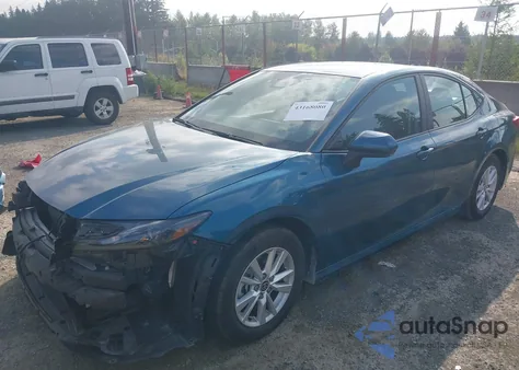 2025 Toyota Camry Le z USA, uszkodzony, nr VIN 4T1DAACK3SU565741